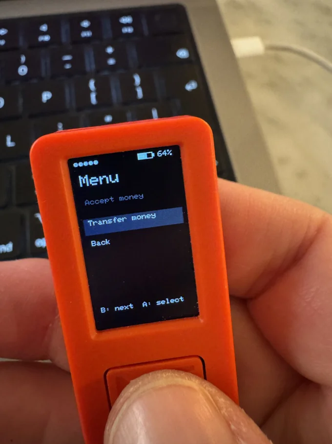 Device menu: Accept money, Transfer money, Back